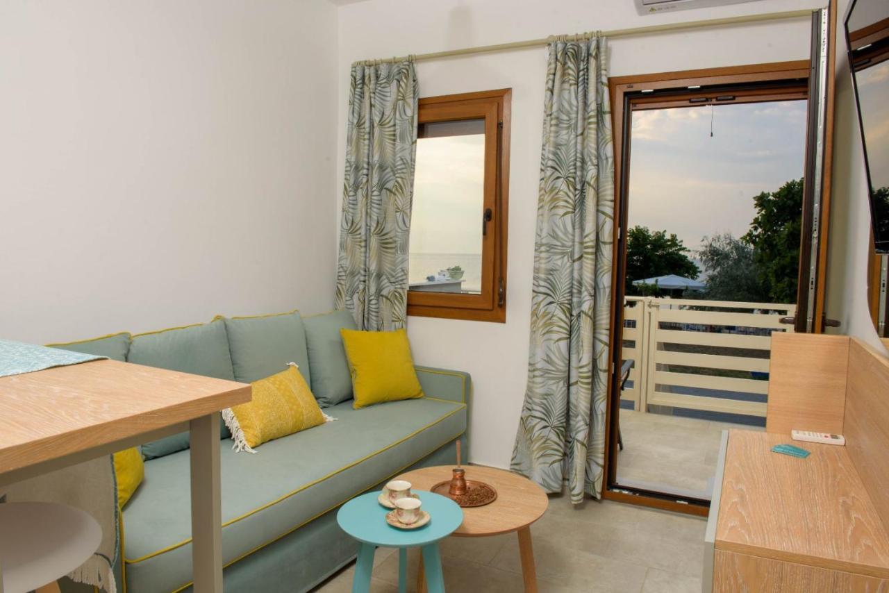 Στ' Ακρογιάλι Apartment Nea Roda Exterior photo