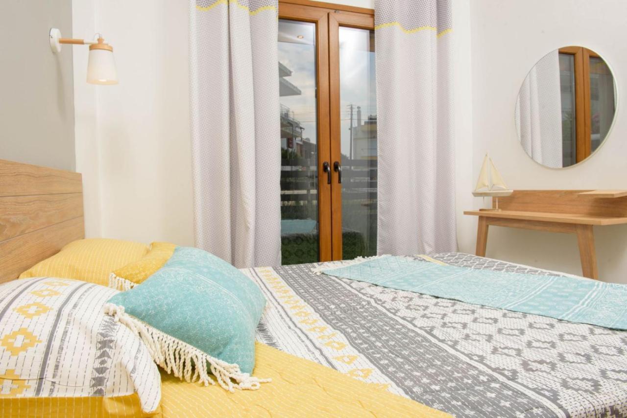 Στ' Ακρογιάλι Apartment Nea Roda Exterior photo